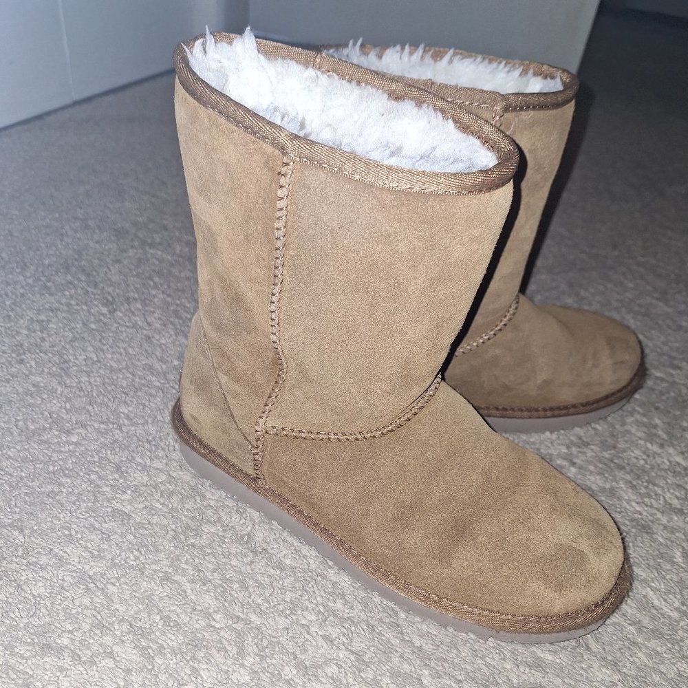 Kookaburra by Ugg boots